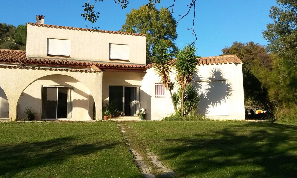 Millas Villa | Villa with swimming pool, located in the heart of the Catalan garrigue.