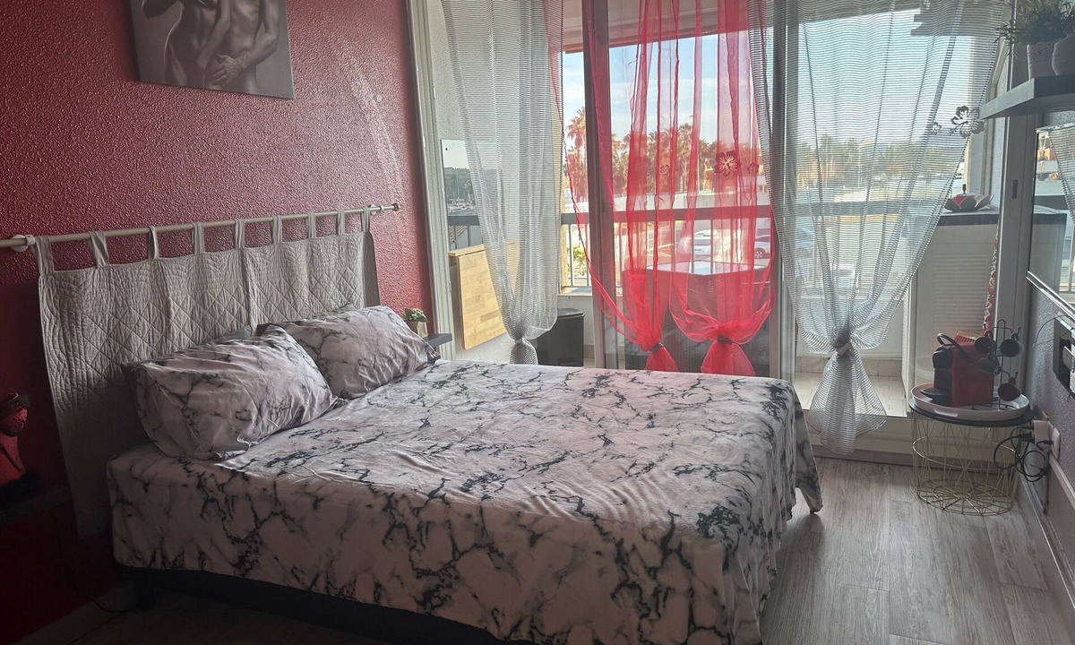 Naturist Village Apartment | Village naturiste - Port-Soleil/Studio level 2 harbor view
