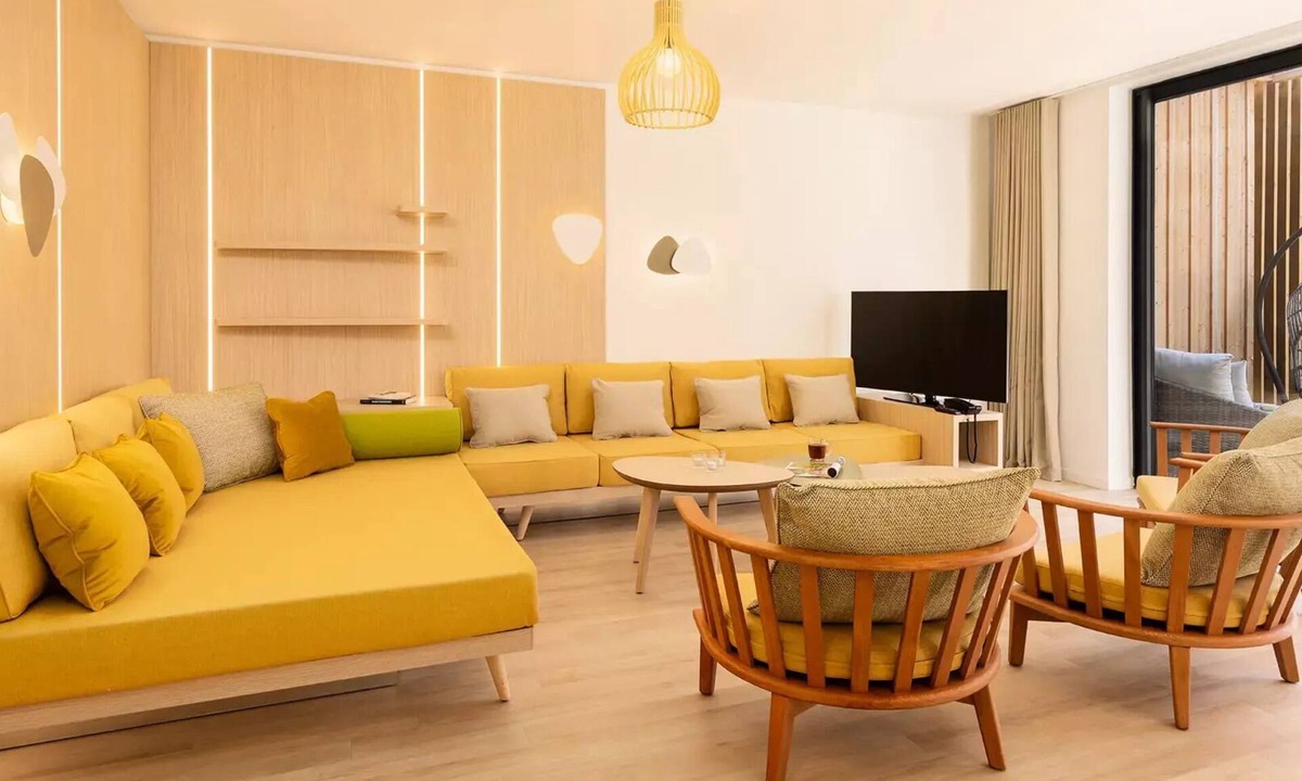Beauziac House | VIP Cottage for 12 People