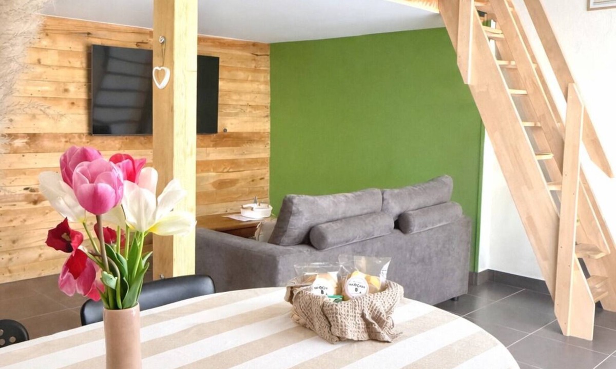 Loriol-sur-Drome Apartment | Whole house in the countryside near the river