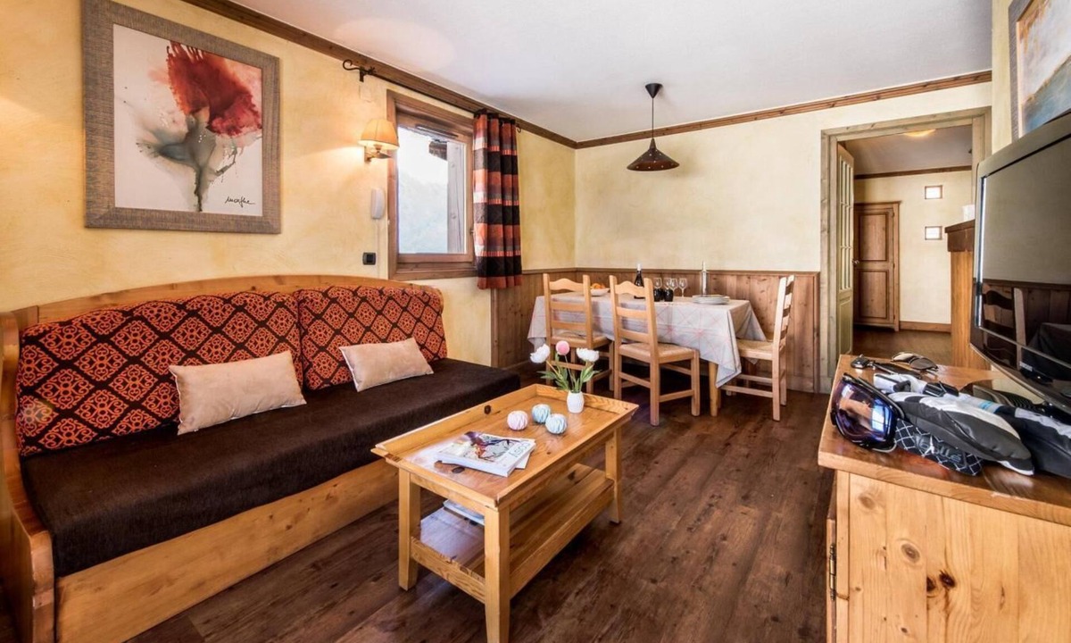 Les Almes Apartment | Wifi, 200m from resort center, balcony, tv, ski locker, 45m², Tignes