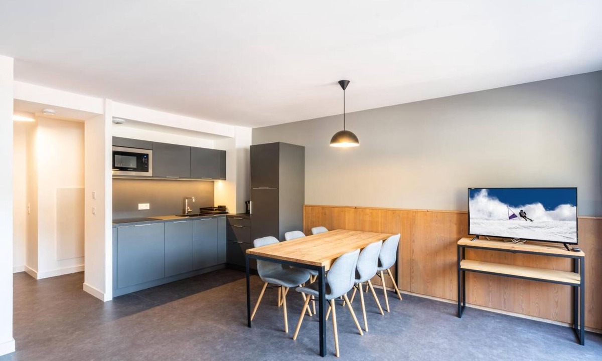 Auris Apartment | Wifi, 200m from resort center, view mountain, swimming pool, sauna, hammam, terrace, balcony, tv