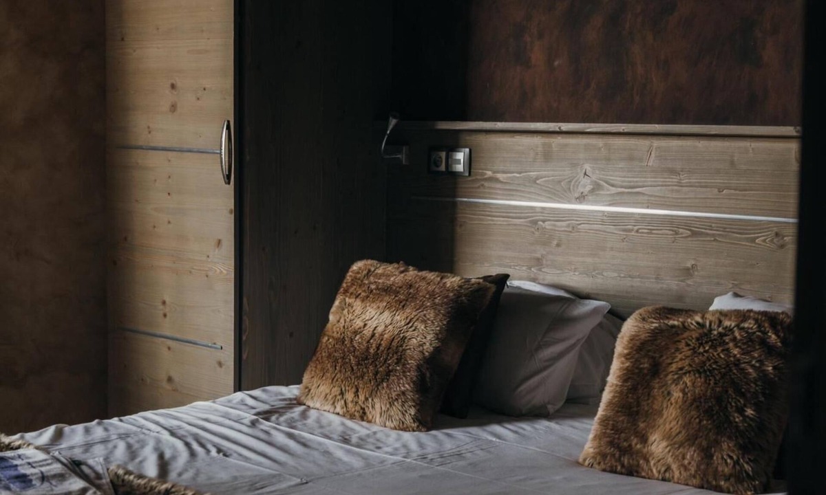 Val-Thorens Apartment | Wifi, 300m from resort center, fitness, swimming pool, sauna, hammam, balcony, fireplace or stove
