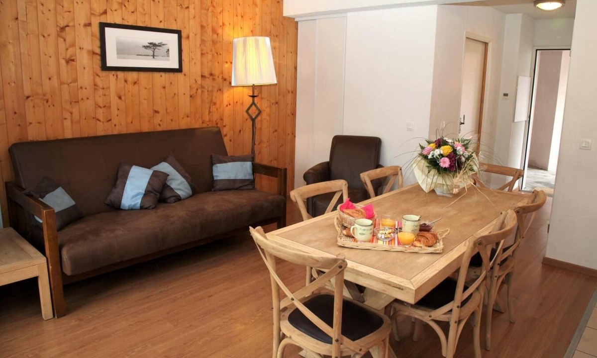 Luz-Saint-Sauveur Apartment | Wifi, 3rd floor, swimming pool, sauna, hammam, balcony, parking, tv, ski locker, 57-63m²