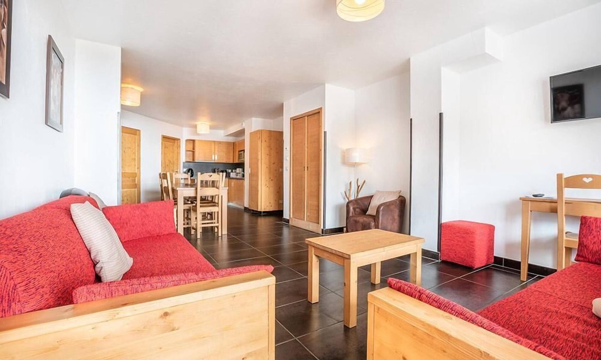 Les Almes Apartment | Wifi, 3rd floor, balcony, tv, ski locker, 80m², Tignes