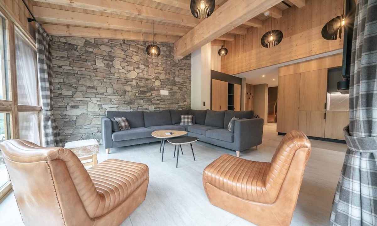 Tignes le Lac Apartment | Wifi, resort center, 4th floor, swimming pool, sauna, hammam, balcony, tv, ski locker, 115m², Tignes