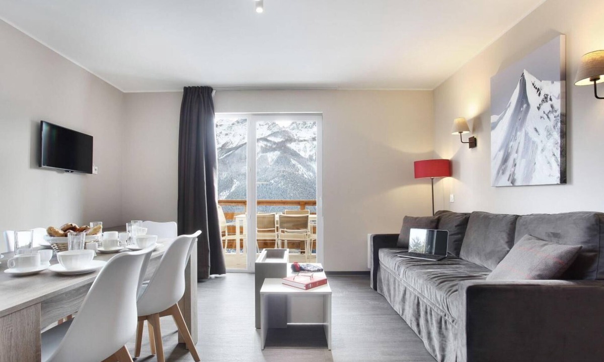 Pra Loup Apartment | Wifi, swimming pool, tv, ski locker, 22m², Pra Loup