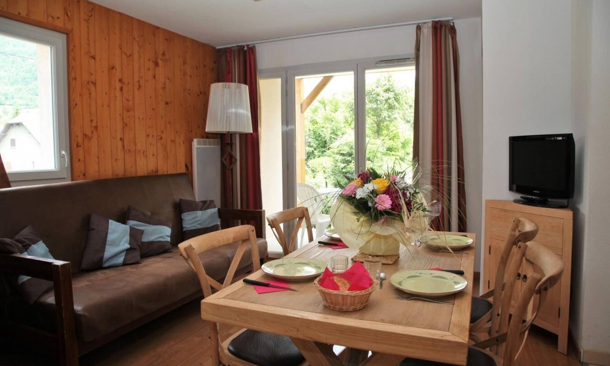 Luz-Saint-Sauveur Apartment | Wifi, view mountain, swimming pool, sauna, hammam, terrace, balcony, parking, tv, ski locker, 38m²