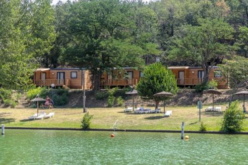 Vinca Other | ZEcamping 3 étoiles animaux acceptés en bord de lac