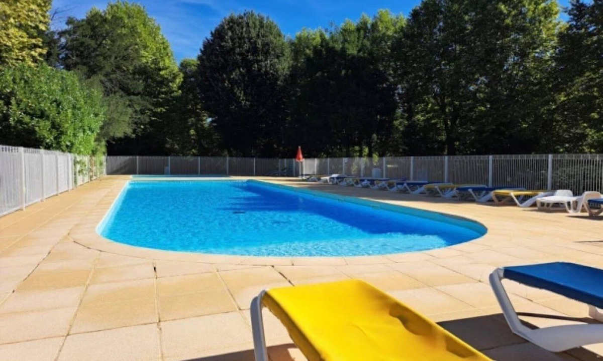 Saint-Cere House | ZEcamping 3 étoiles dog friendly environnement calme pataugeoire