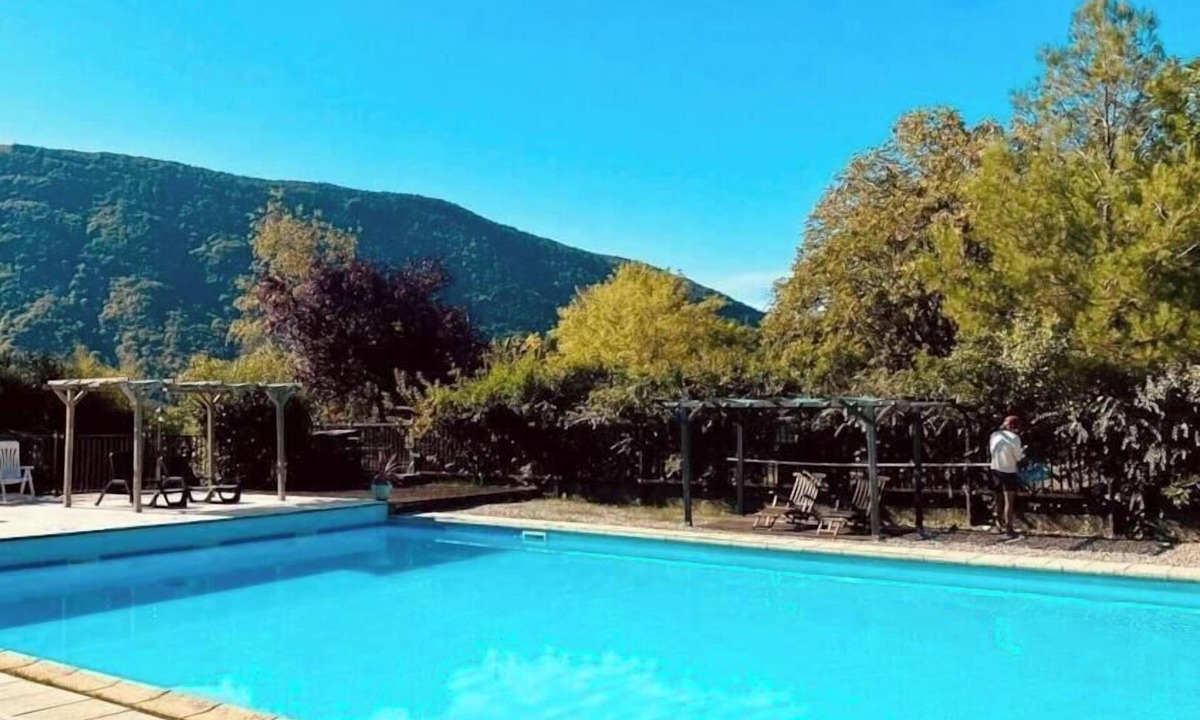 Vesc Ski Chalet | ZEcamping 3* animé pataugeoire chiens acceptés chalet 4 pers