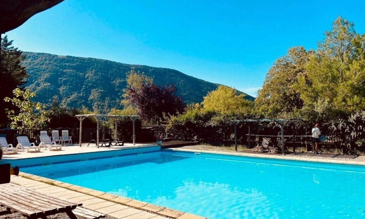 Vesc Ski Chalet | ZEcamping 3* familial pataugeoire chalet 5 pers