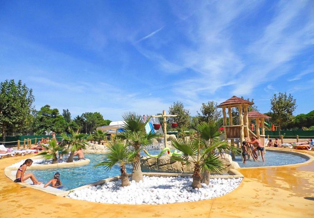 Sainte-Marie-la-Mer Other | ZEcamping 4 étoiles piscine club enfant animations chiens acceptés mini golf