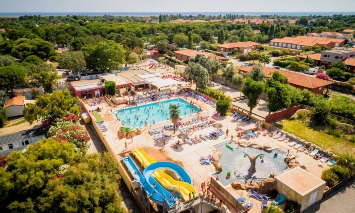 Torreilles House | ZEcamping 4 étoiles 1km plage piscine chauffée locatif TV clim