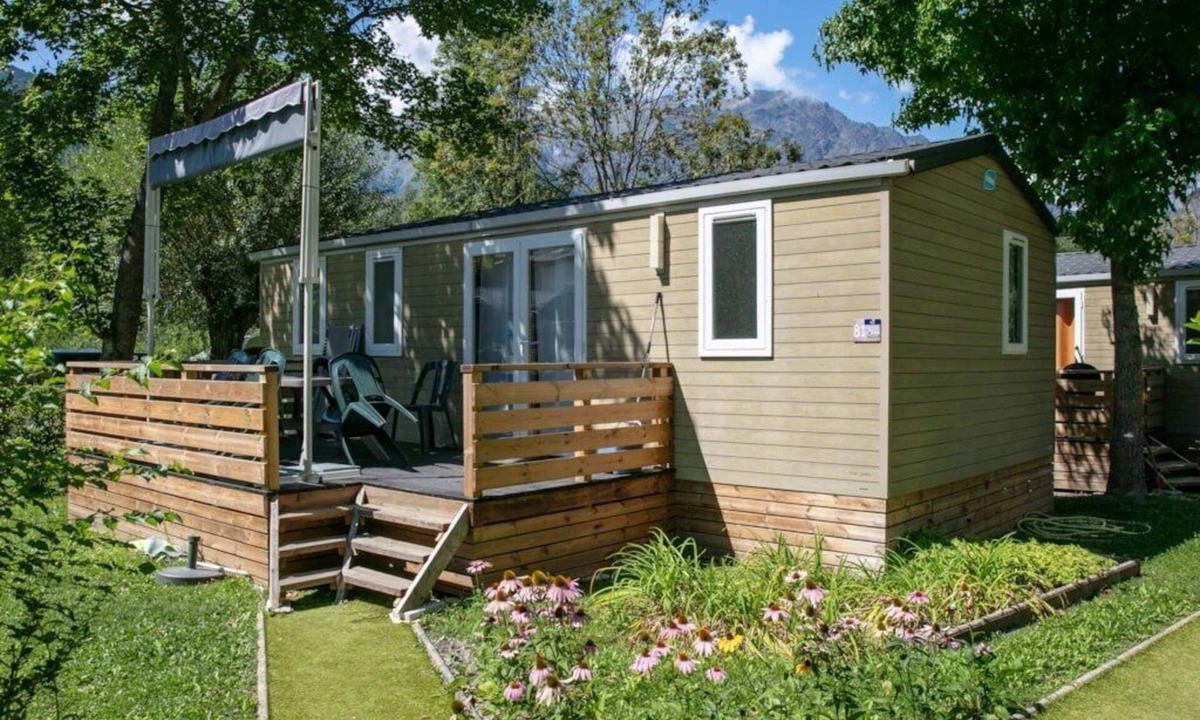 Le Bourg-d'Oisans House | ZEcamping 4* familial piscine couverte locatif LV BBQ 32m2 6 pers