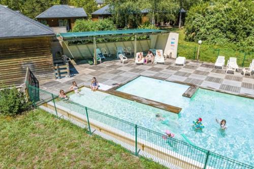 Saint-Germain-du-Teil Ski Chalet | ZEcamping dog friendly piscine chauffée et restaurant bord de rivière