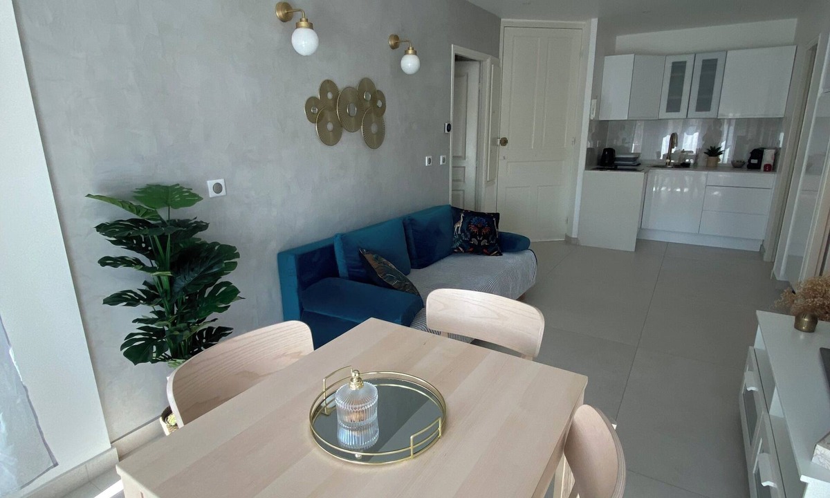 La Madeleine Apartment | Zgondoiu Residence