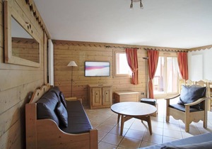 200m from resort center, 1st floor, view ski slopes, fitness, swimming pool, sauna, hammam, balcony