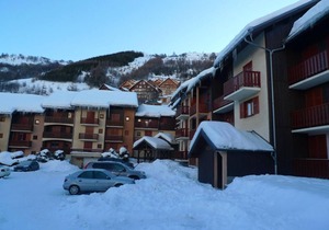 200m from shops, Ground floor, balcony, tv, ski locker, 29m², Valloire