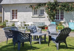 4 bedroom accommodation in Ploumilliau