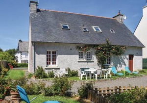 4 bedroom accommodation in Ploumilliau