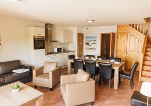 Apartment suitable for 8 persons. In center of Saint François Longchamp with ski in & out.
