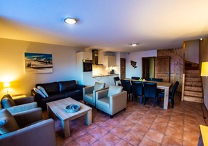 Apartment suitable for 8 persons. In center of Saint François Longchamp with ski in & out.