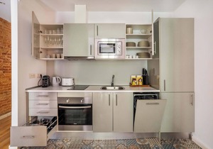 Beautiful 4bd 4ba apartment in Eixample District