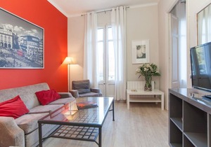 SF An apartment 300 meters from the Sagrada Familia temple - FREE WIFI