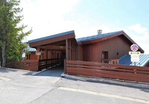 Studio lumineux près des pistes avec balcon - FR-1-275-154