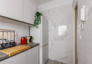 The 100sqm, 4 bedrooms, 3 baths apartment are in central Barcelona. 8 persons