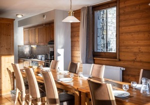 Wifi, 150m from shops, swimming pool, sauna, hammam, balcony, fireplace or stove, tv, ski locker