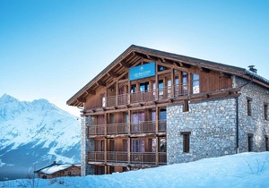 Wifi, 150m from shops, swimming pool, sauna, hammam, balcony, fireplace or stove, tv, ski locker