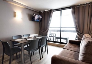 Wifi, ski-in/ski-out & foot of the slopes, swimming pool, tv, ski locker, 25-30m², Les Menuires
