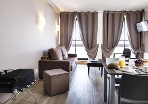 Wifi, ski-in/ski-out & foot of the slopes, view resort/ski slopes, swimming pool, balcony, tv