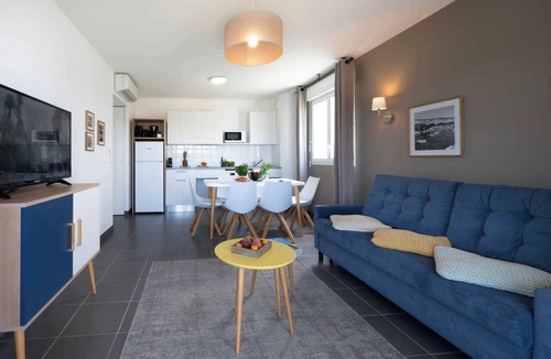 Saint-Mandrier-sur-Mer Condo | À 20m de la plage ! 2 piscines et sauna sur place