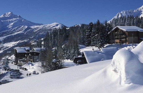 Doucy-Combelouviere Ski Chalet | Évasion Alpine: ski chalet for 12-14 people