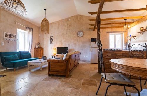La Roche-sur-Grane House | Ô Fil De La Source