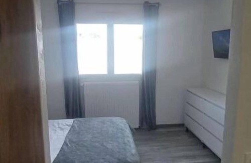 Saint-Clair-sur-l'Elle Bed & Breakfast | 1 Bedroom Bed & breakfast in Saint-Clair-sur-l'Elle