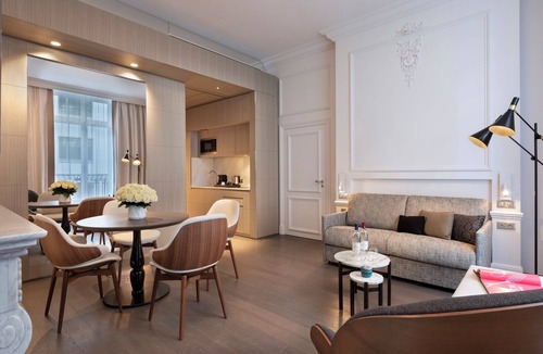 Champs-Elysees Apartment | 1 Bedroom Apartment With Aircon In Champs Elysees