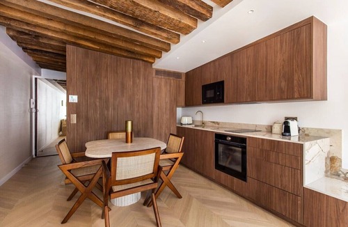 Les Halles Apartment | 1-Bedroom-Louvre-Saint-Honoré-Palais-Royal-AC