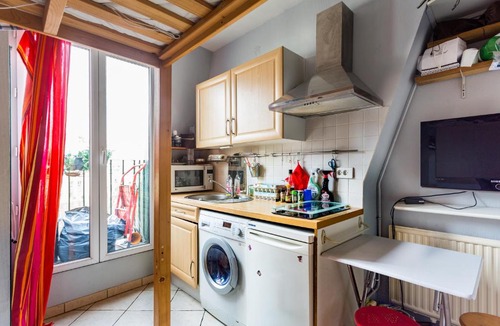 Hopital Saint-Louis Apartment | 10 m² studio - Belleville