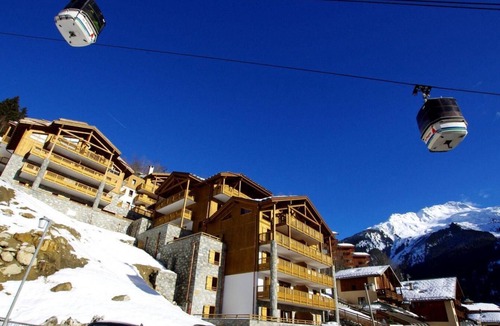Champagny-en-Vanoise Apartment | 100m from resort center, 12nd floor, balcony, parking, tv, ski locker, 90m², Champagny-en-Vanoise