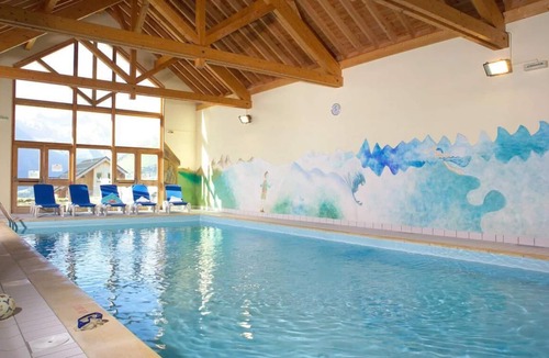 Saint-Jean-d'Arves Apartment | 100m from resort center, fitness, swimming pool, terrace, balcony, parking, tv, ski locker, 26-28m²