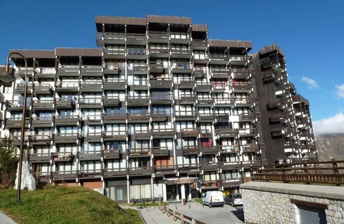 Le Lavachet Apartment | 100m from resort center, 2nd floor, view lake, balcony, tv, ski locker, 21m², Tignes