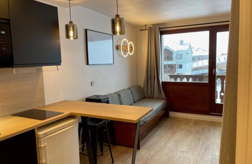 Tignes Apartment | 100m from resort center, 3rd floor, balcony, 22m², Tignes