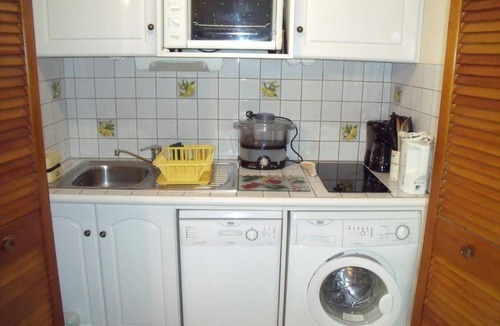 Valloire Apartment | 100m from shops, 2nd floor, balcony, parking, tv, ski locker, 30m², Valloire