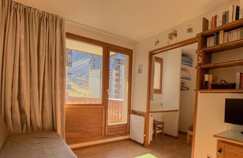 Tignes Apartment | 100m from the ski slopes, 1st floor, terrace, balcony, television, ski locker, 23m², Tignes