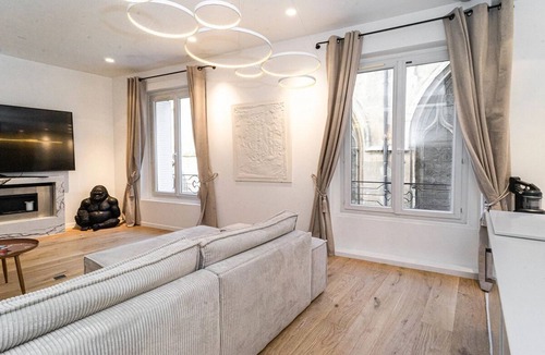 Sorbonne Apartment | 100m² on Rue Saint-Séverin, right around the corner from the Latin Quarter