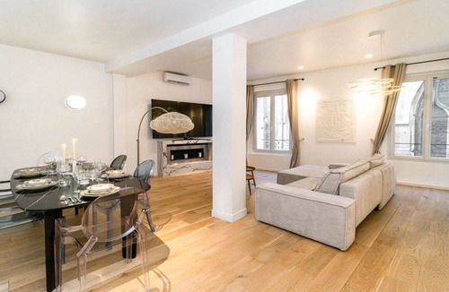 Sorbonne Apartment | 100m² on Rue Saint-Séverin, right around the corner from the Latin Quarter